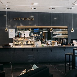 Cafe Verandan Punkalive-tiski Finlandia-talossa